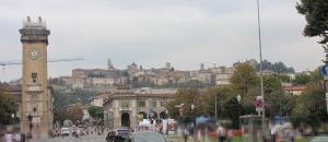 701) Bergamo - Altstadt von unten
