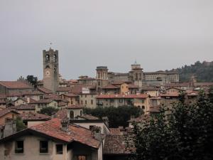 723) Bergamo - Dächer der Altstadt Ausschnitt