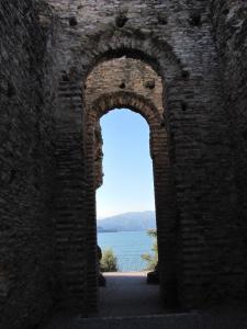 091) Grotten des Katull (Halbinsel Sirmione)