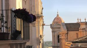 042 12-433 Noto - Via Cavour Richtung Dom