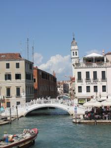 411) Venedig - beim Anleger S Marco - S Zaccaria mit Campanile von S Giorgio dei Greci