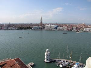 455) Venedig - Rundblick von S Giorgio Maggiore - S Marco und Lagune dahinter