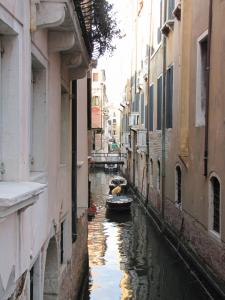 483) Venedig - kleiner Kanal