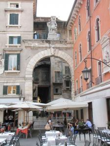 162) Verona - Piazza dei Signori