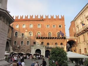 166) Verona - Piazza dei Signori