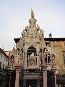 172) Verona - Arche Scaligere
