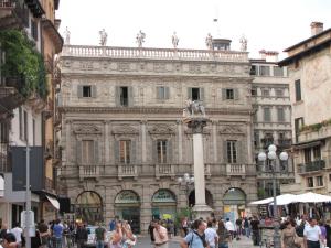 181) Verona - Piazza delle Erbe