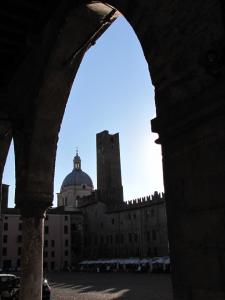 049) Mantova - Piazza Sordello