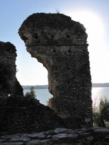 095) Grotten des Katull (Halbinsel Sirmione)