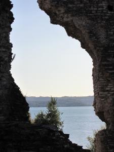 096) Grotten des Katull (Halbinsel Sirmione)